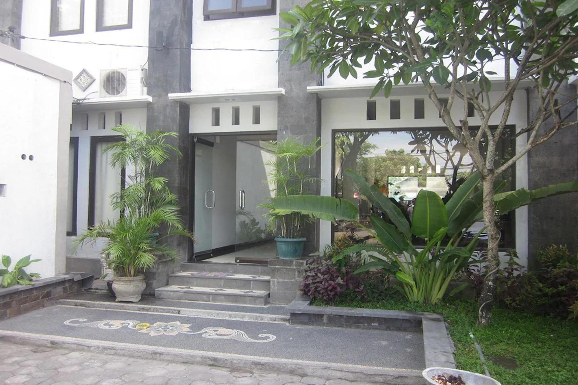 Hotel Warta Dua Denpasar Extérieur photo