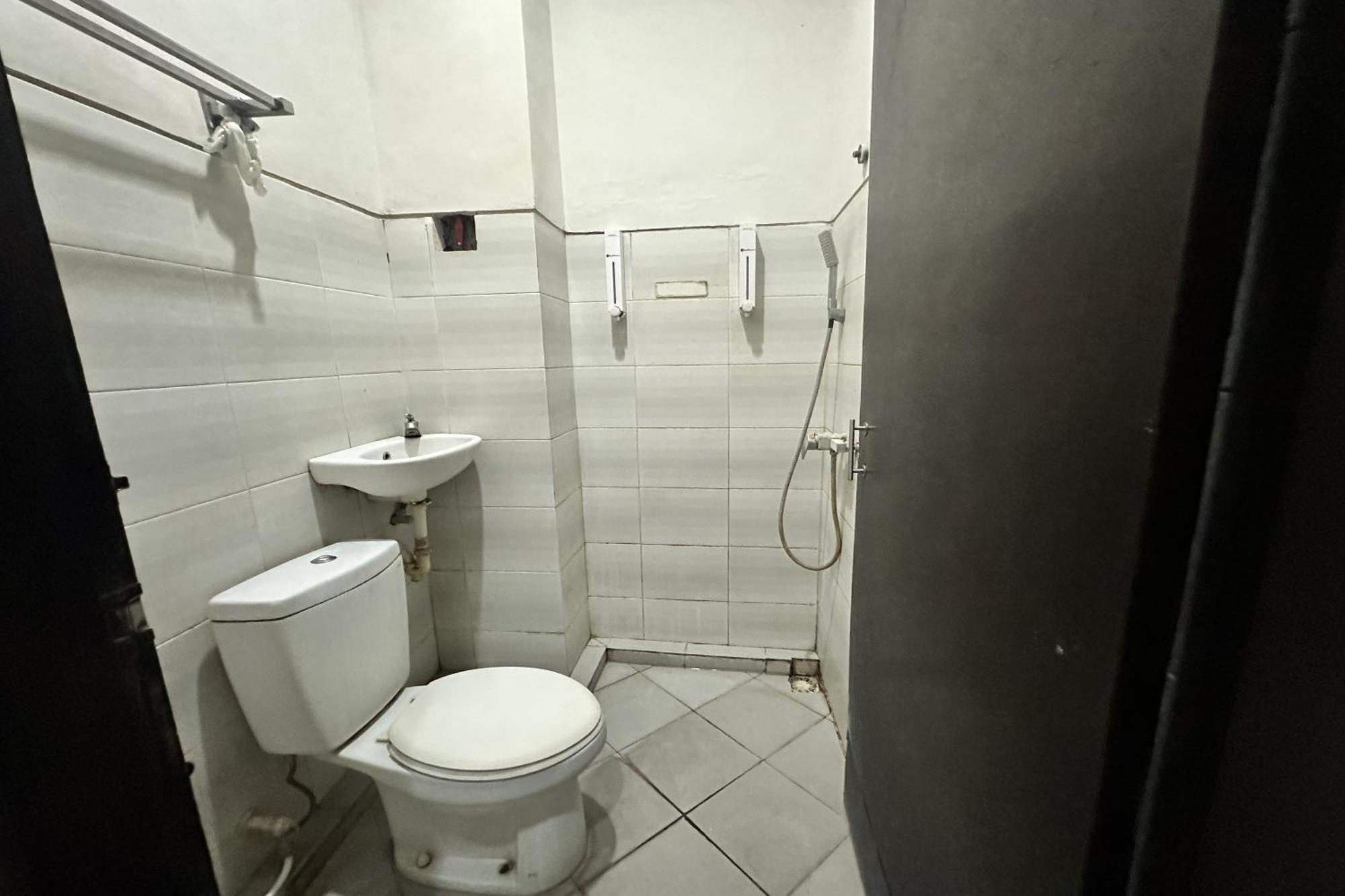 Hotel Warta Dua Denpasar Extérieur photo