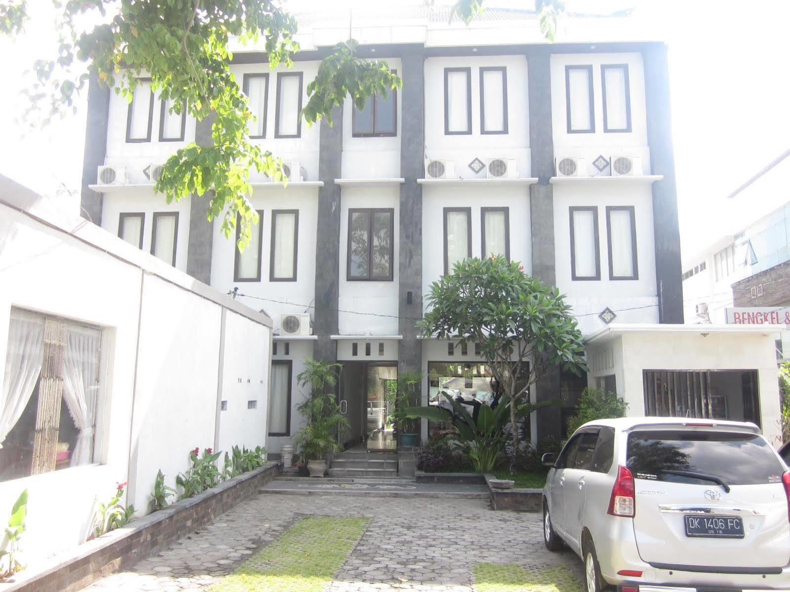 Hotel Warta Dua Denpasar Extérieur photo