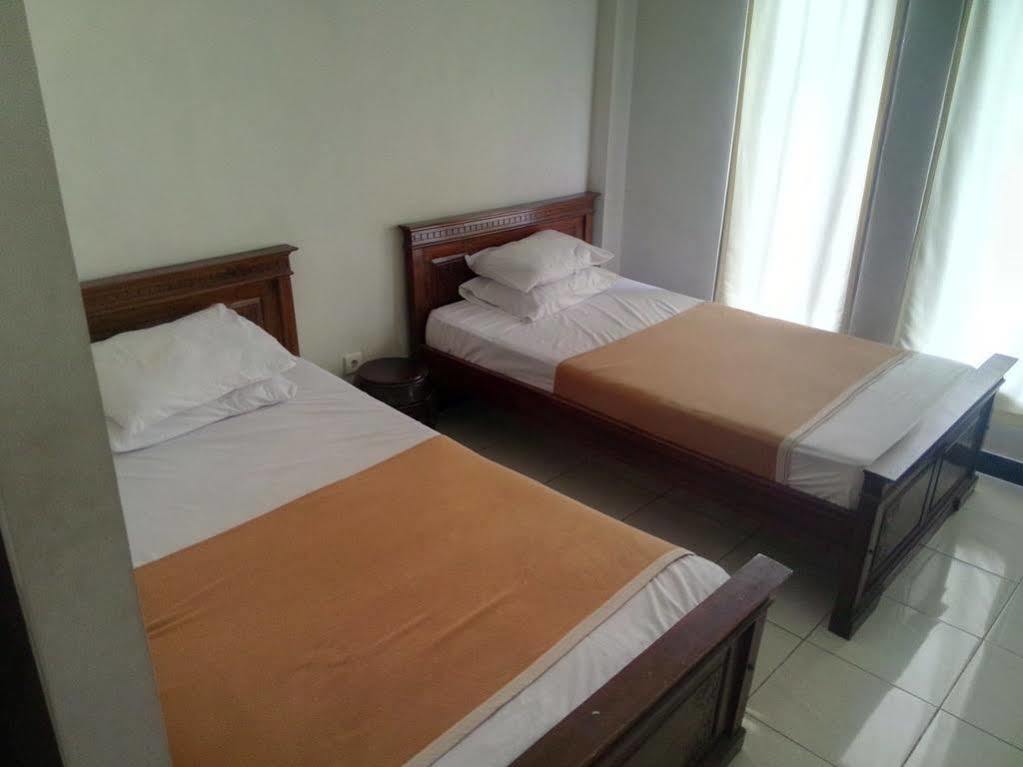 Hotel Warta Dua Denpasar Extérieur photo